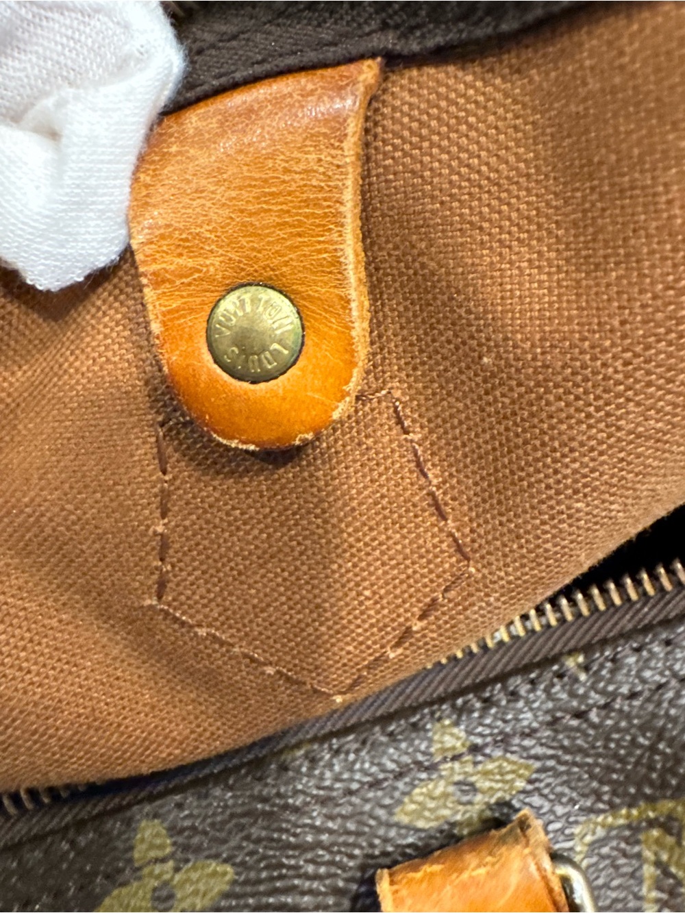 Louis Vuitton Speedy 40 Monogram Canvas Boston Bag - Picture 11 of 16